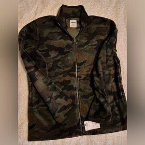 NEVER WORN camo fleece zip up